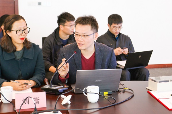 图4 萝莉社
海上装备与系统研究所副所长王鸿东介绍中国智能船艇挑战赛“海上争锋”竞赛方案.JPEG